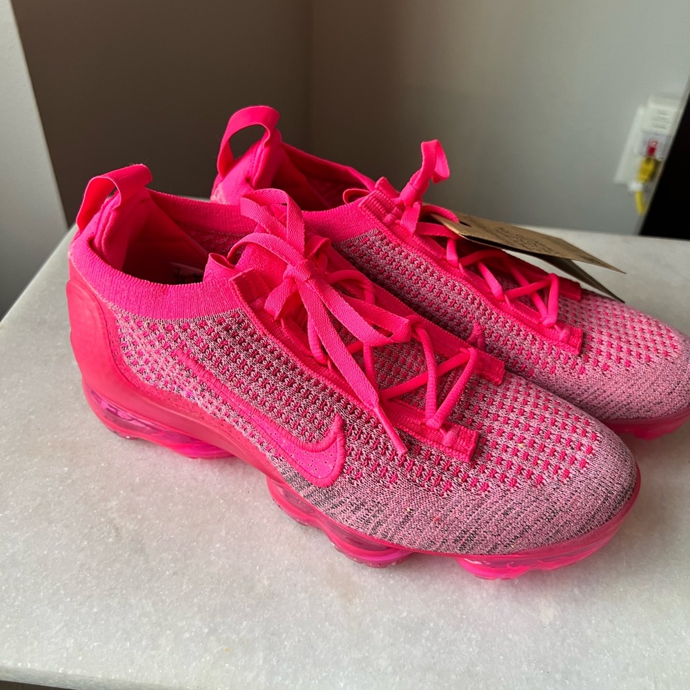 NWT- Nike Air VaporMax 2021 FK "Pink Blast/Hyper Pink" Women's Shoe - Picture 2 of 9